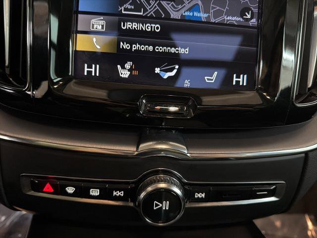 Used 2021 Volvo XC60 T5 Momentum w/ Premium Package image 22