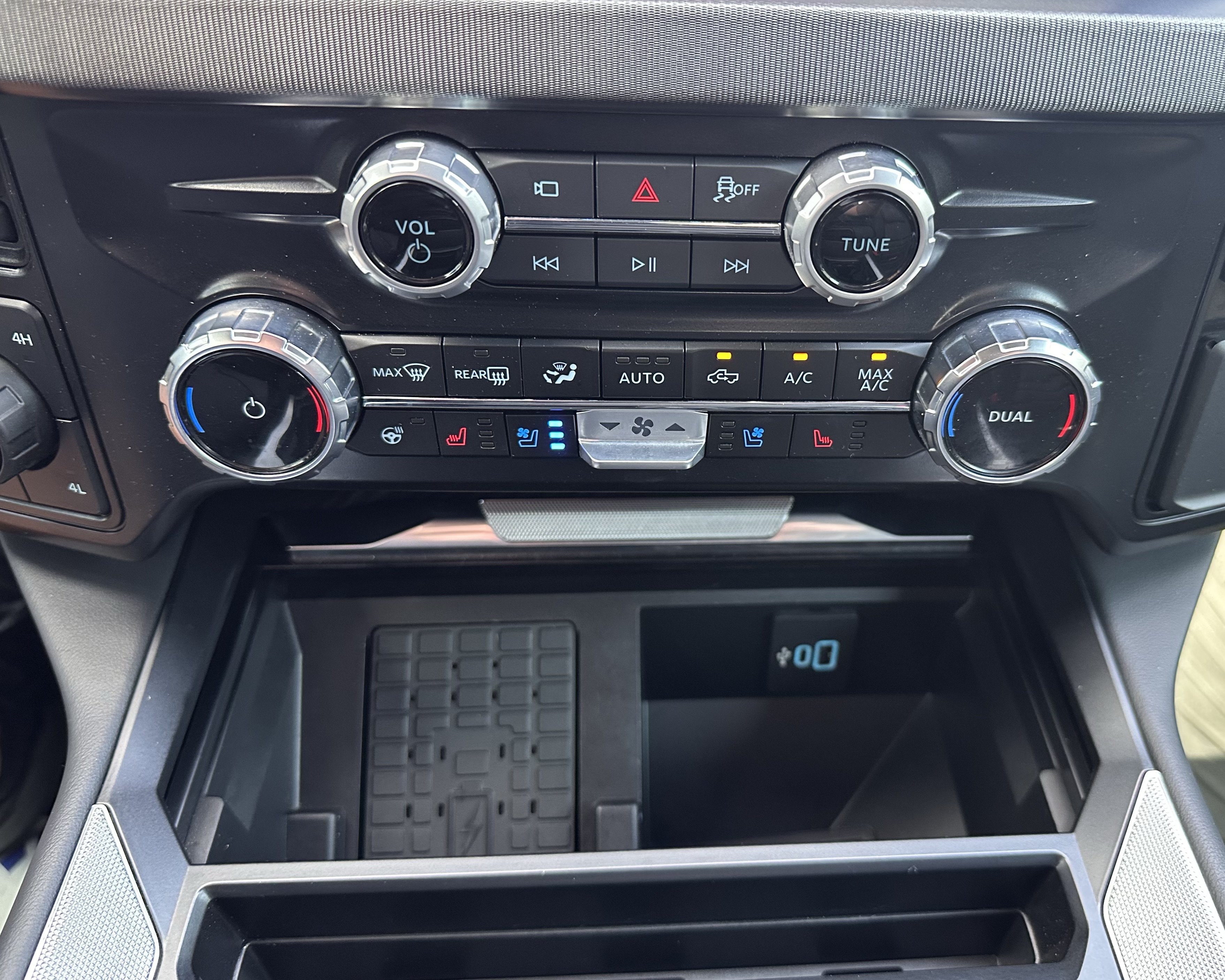 Certified 2025 Ford F250 Platinum AWD/4WD image 31