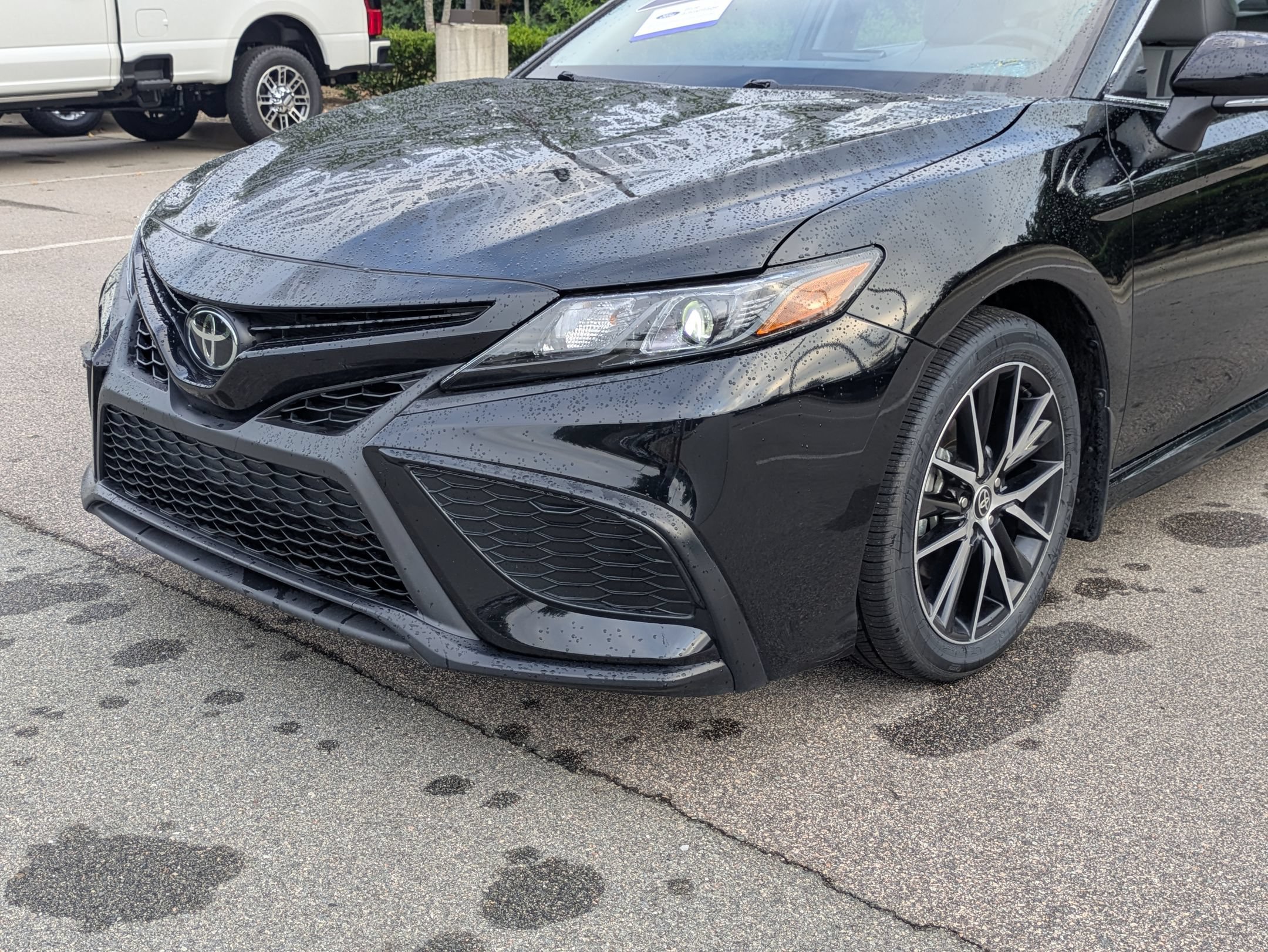 Used 2024 Toyota Camry SE FWD image 10