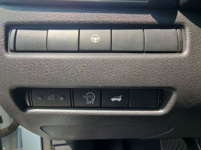 Used 2024 Nissan Rogue SV AWD/4WD image 24