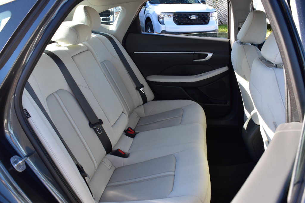 Used 2025 Hyundai Sonata SEL FWD image 28