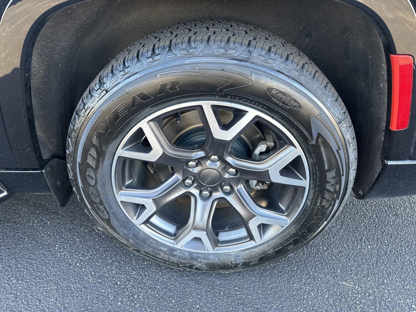 Used 2024 Jeep Wagoneer L Series III w/ Flexible Seating Group image 25