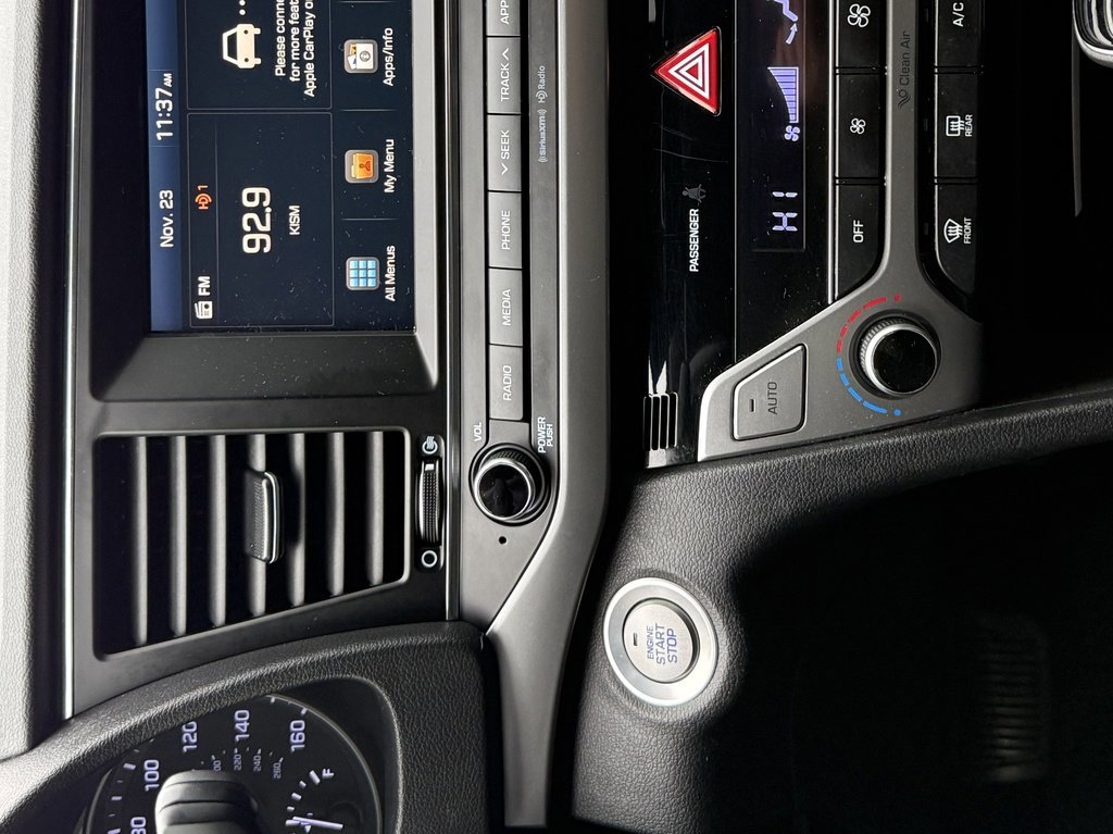 Used 2017 Hyundai Elantra Limited image 30