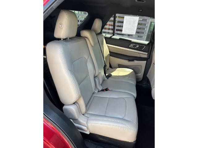 Certified 2019 Ford Explorer XLT w/ Equipment Group 202A FWD image 8