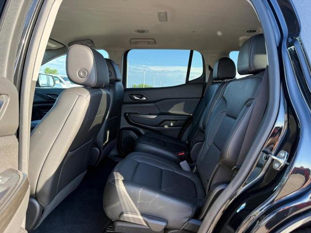 Used 2023 GMC Acadia SLT image 11