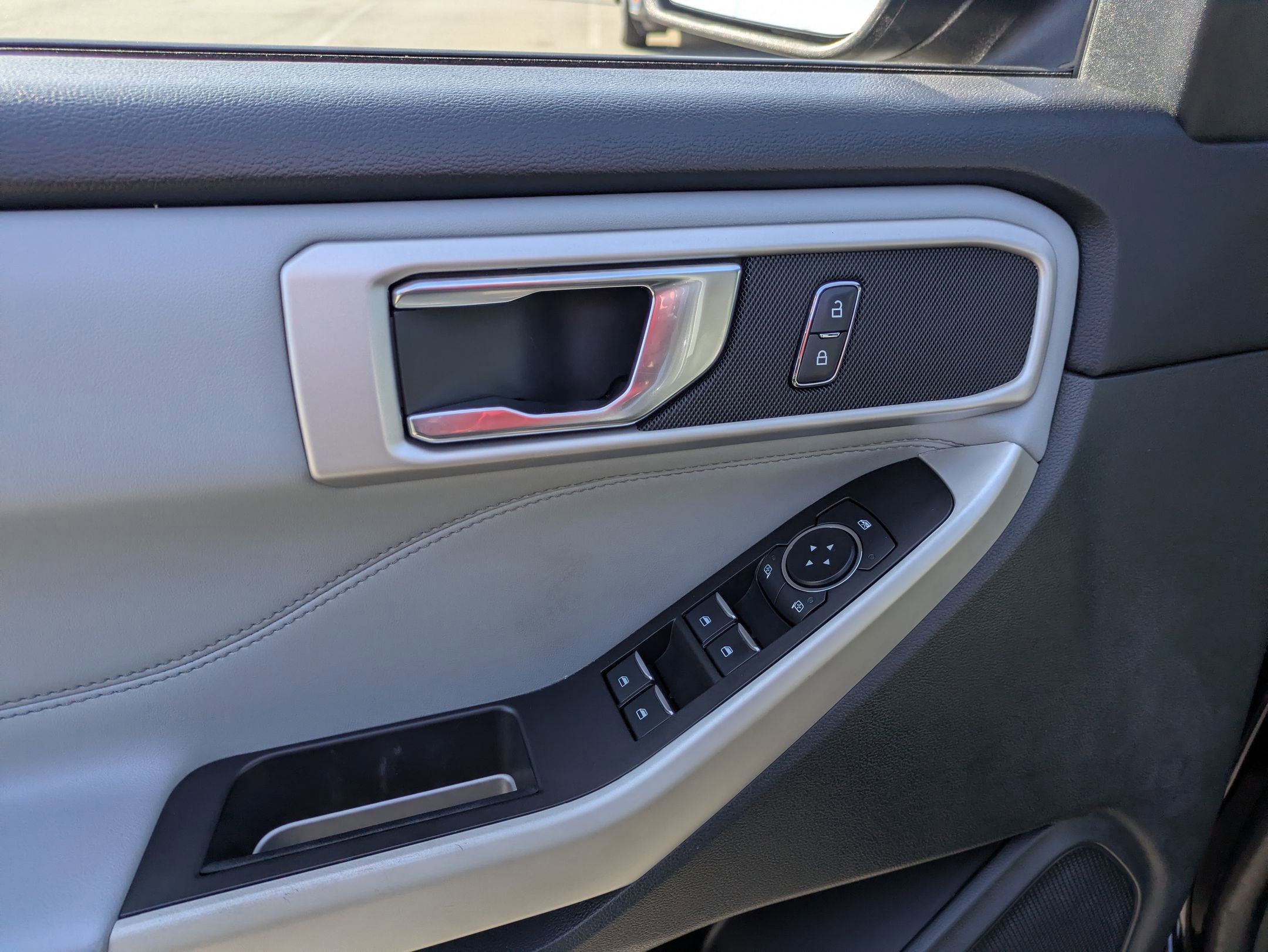 Certified 2021 Ford Explorer XLT w/ Equipment Group 202A image 16