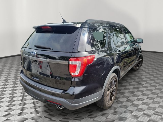 Certified 2019 Ford Explorer XLT w/ Equipment Group 202A FWD image 4