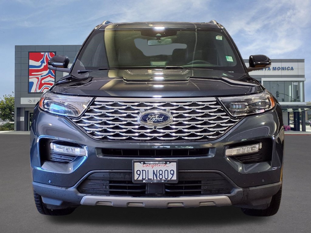 Certified 2022 Ford Explorer Platinum w/ Equipment Group 601A AWD/4WD image 2