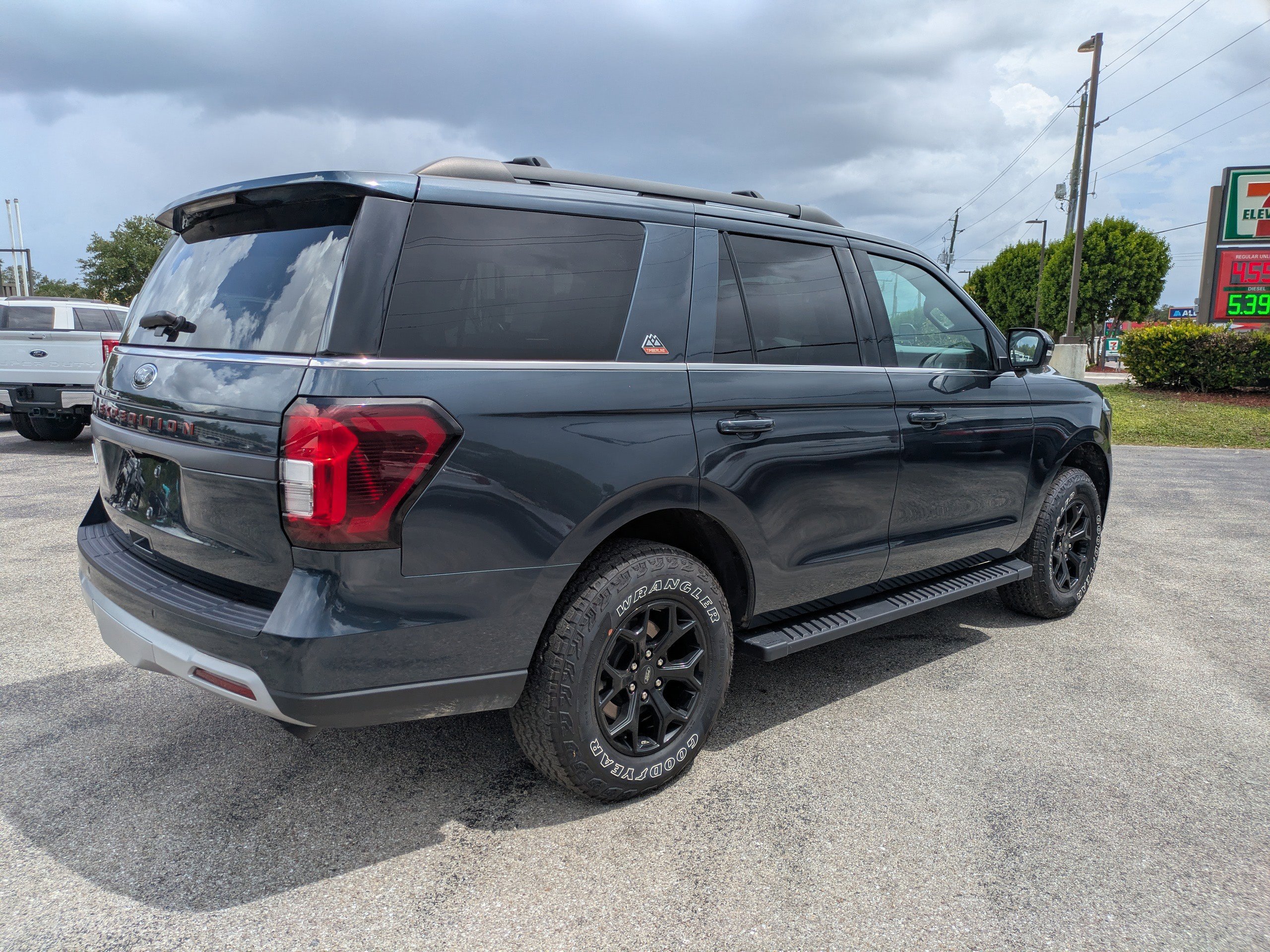 Certified 2022 Ford Expedition Timberline AWD/4WD image 4