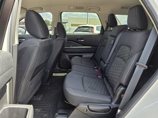 Used 2022 Nissan Pathfinder SV FWD image 16