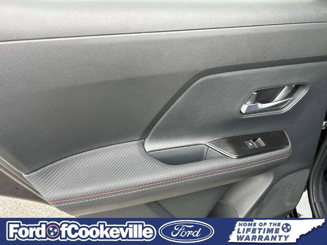 Used 2025 Nissan Kicks SR image 14