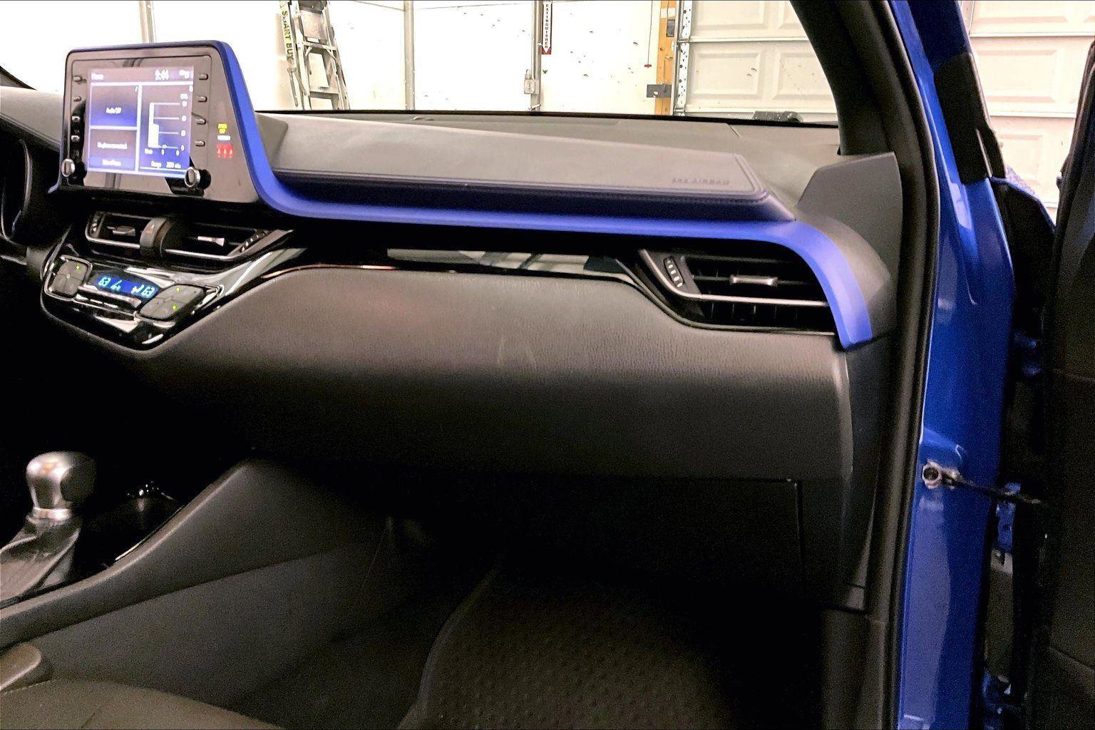 Used 2020 Toyota C-HR XLE image 15