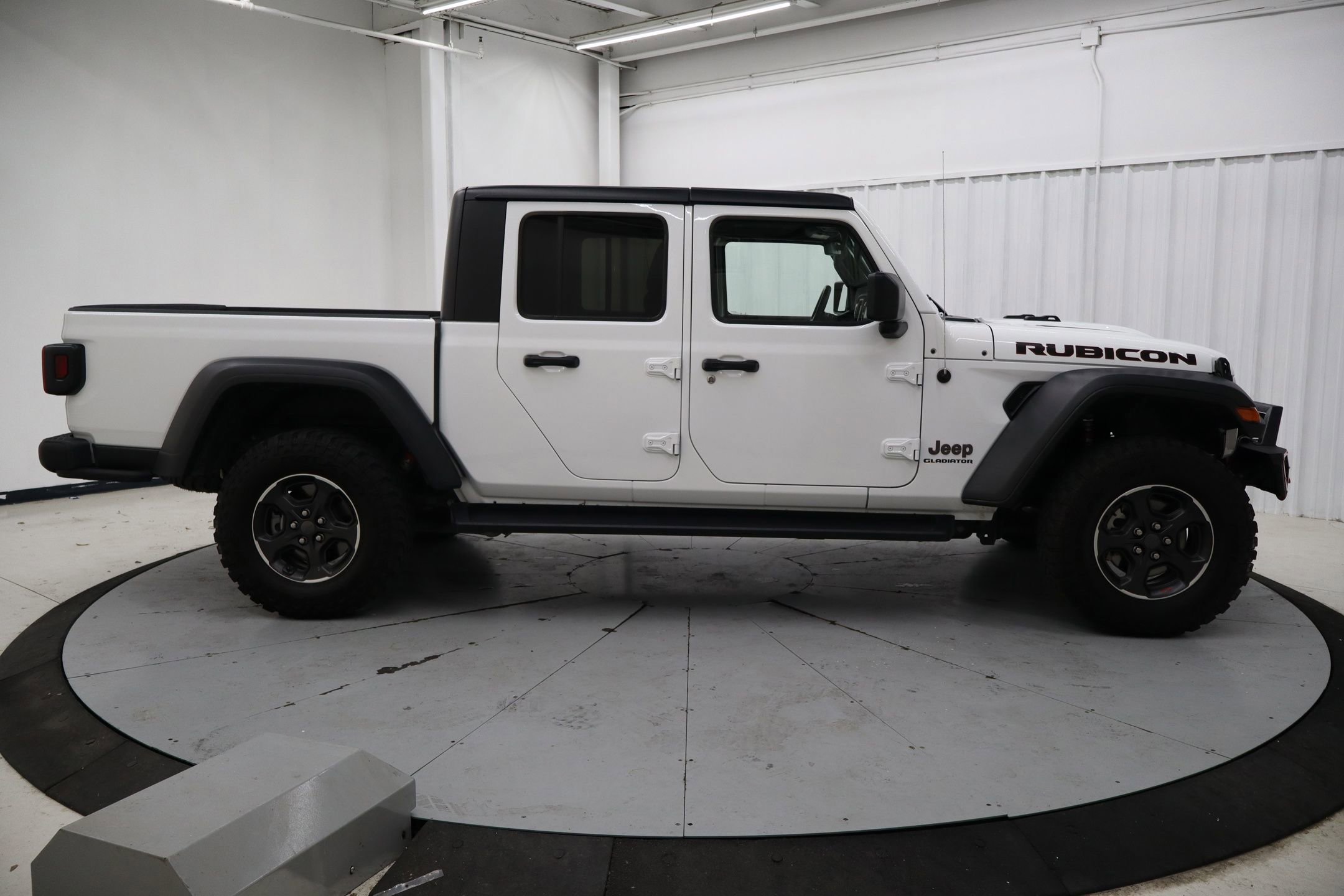 Used 2022 Jeep Gladiator Rubicon w/ Trailer Tow Package image 6