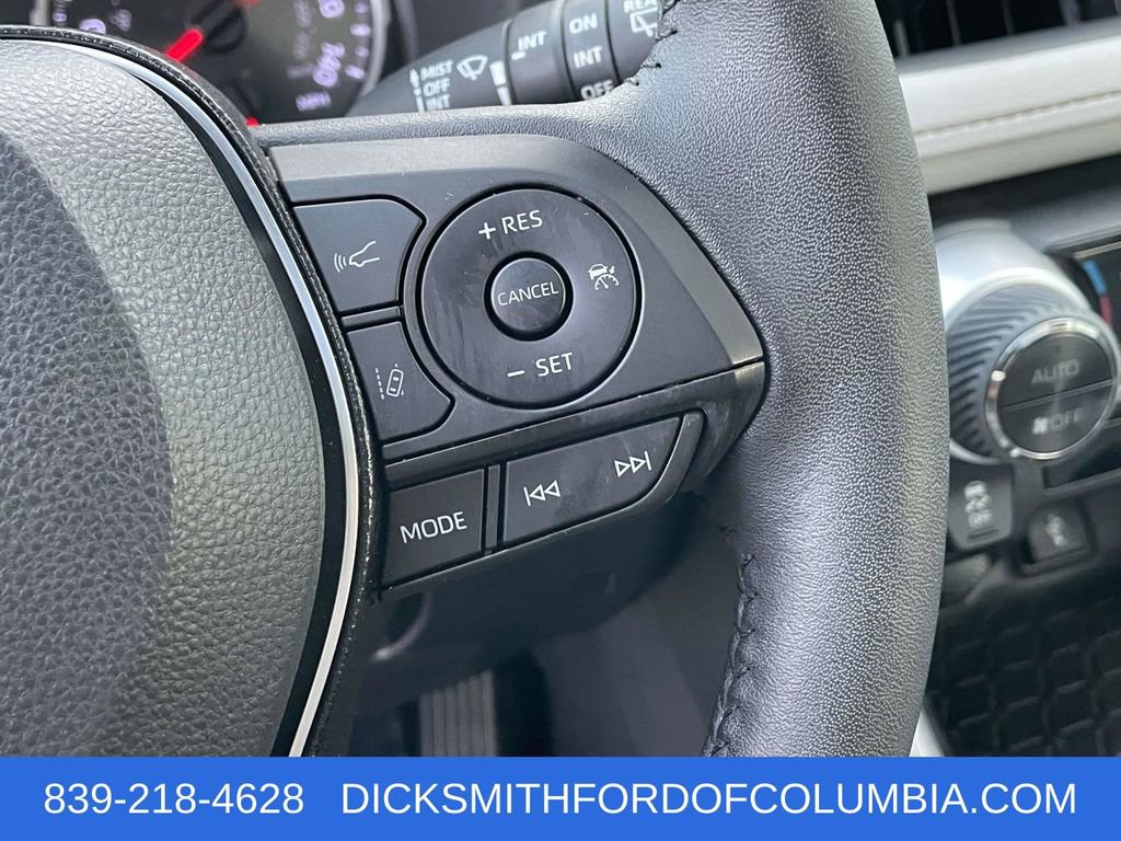 Used 2020 Toyota RAV4 XLE Premium image 22