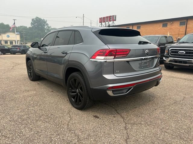 Used 2022 Volkswagen Atlas Cross Sport SE w/ Black Wheel Package AWD/4WD image 6