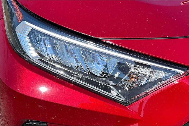 Used 2020 Toyota RAV4 XLE w/ Convenience Package FWD image 29