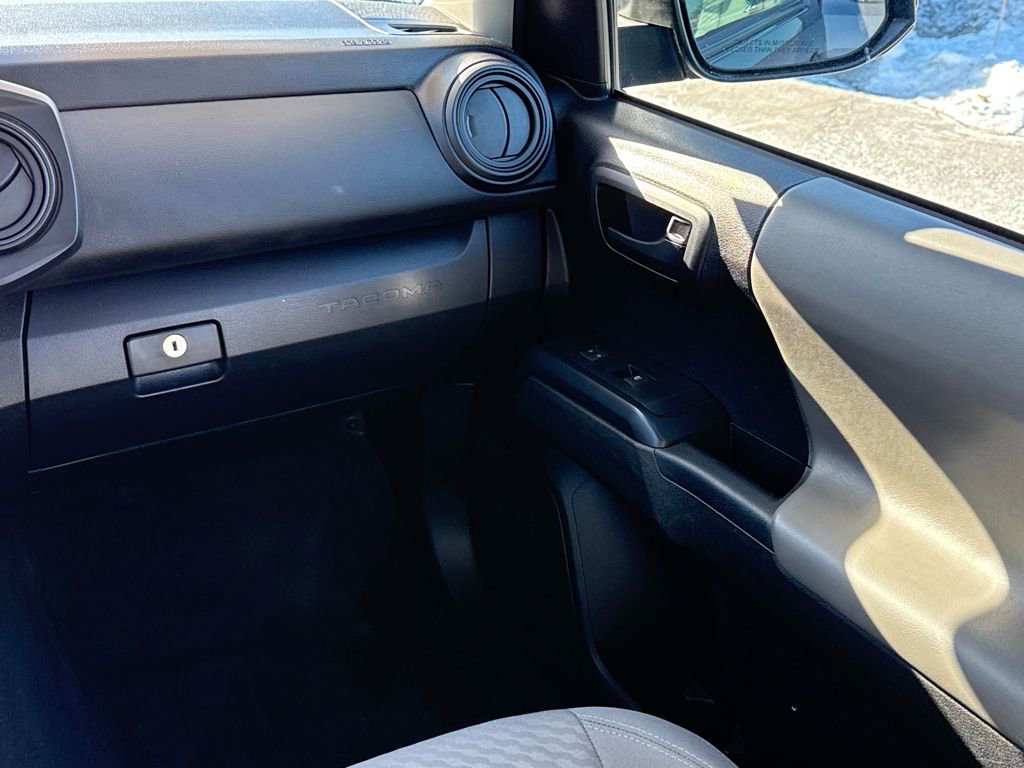 Used 2022 Toyota Tacoma SR image 14