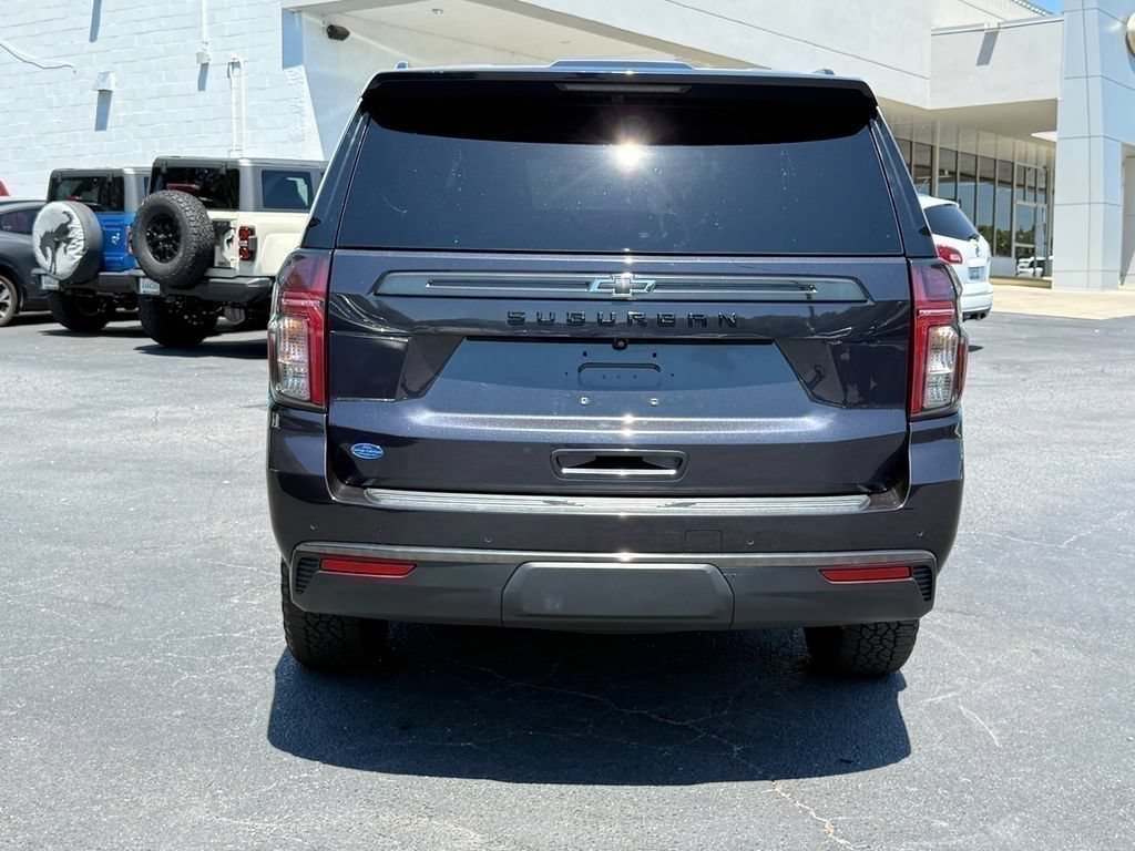 Used 2022 Chevrolet Suburban Z71 w/ Luxury Package AWD/4WD image 5