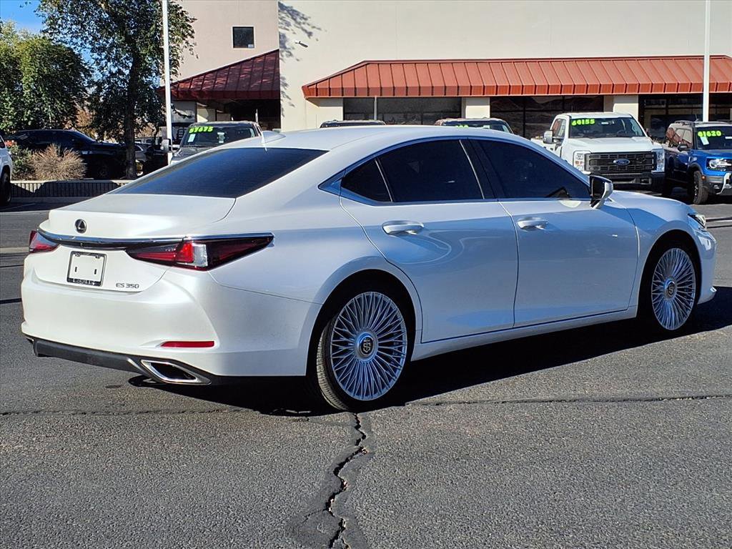 Used 2023 Lexus ES 350 image 4