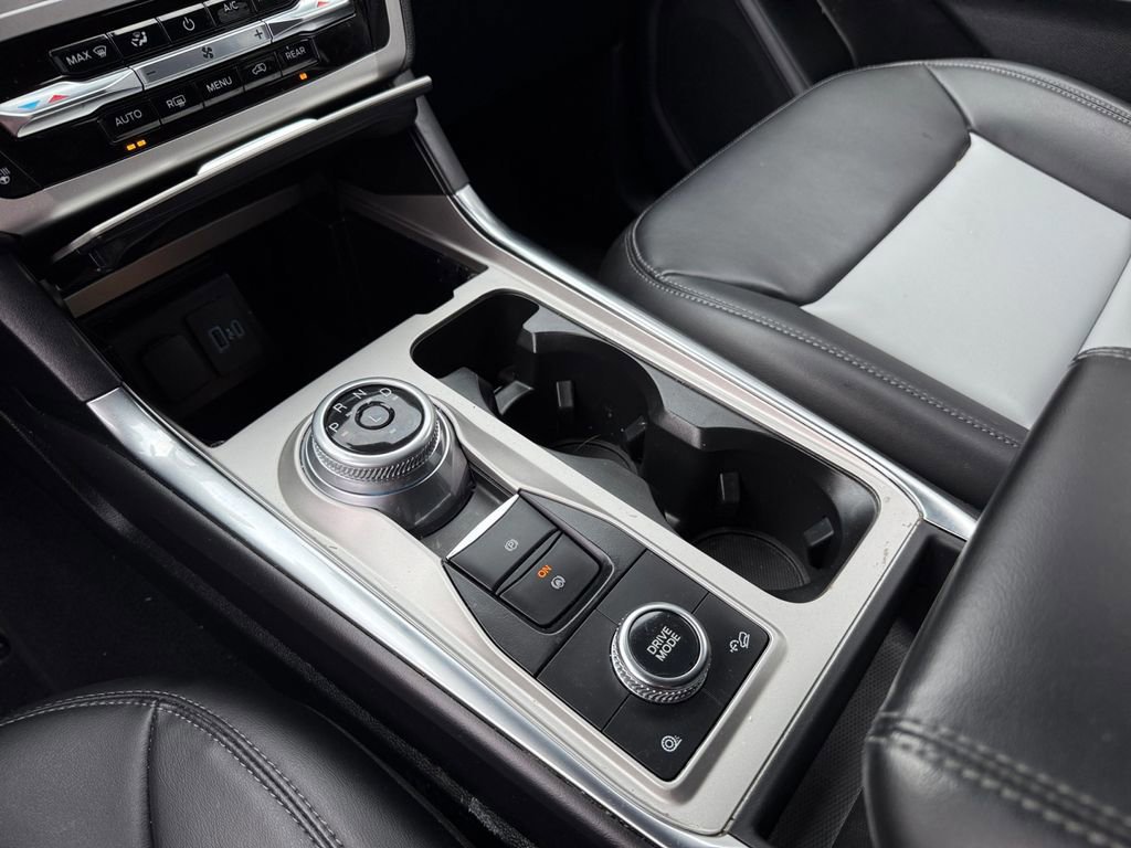 Certified 2022 Ford Explorer XLT w/ Equipment Group 202A image 22