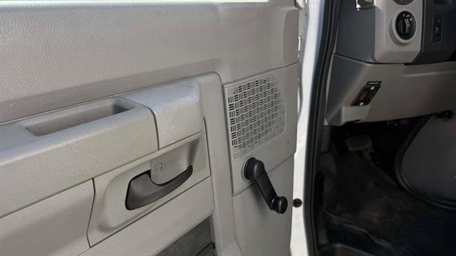 Certified 2018 Ford E-350 and Econoline 350 Super Duty RWD image 14