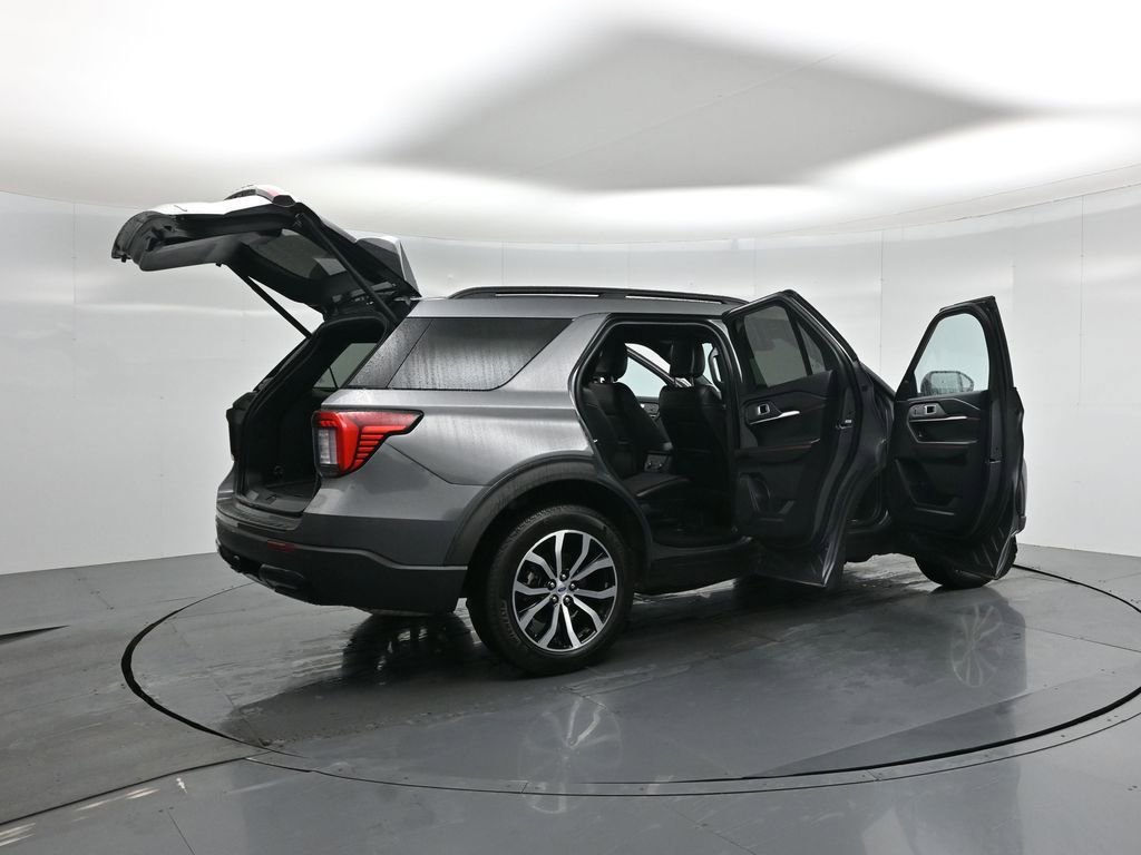 Certified 2025 Ford Explorer ST-Line image 6