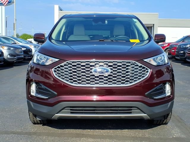 Certified 2024 Ford Edge SEL w/ Convenience Package AWD/4WD image 2