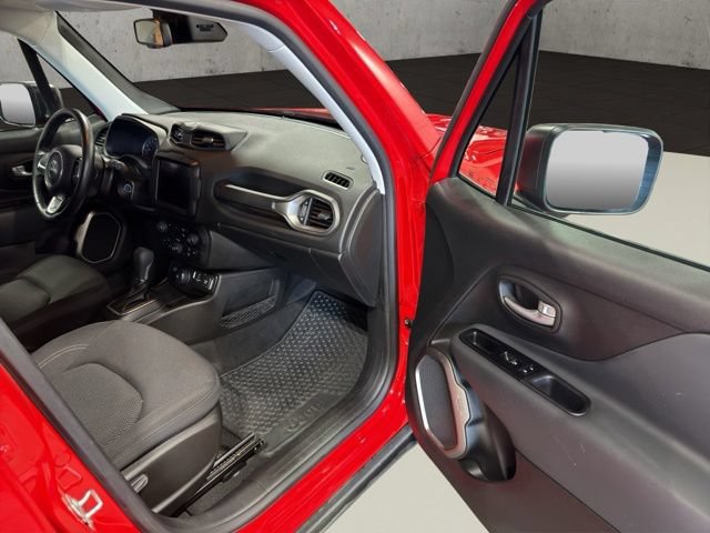 Used 2023 Jeep Renegade Latitude w/ Premium Group AWD/4WD image 19