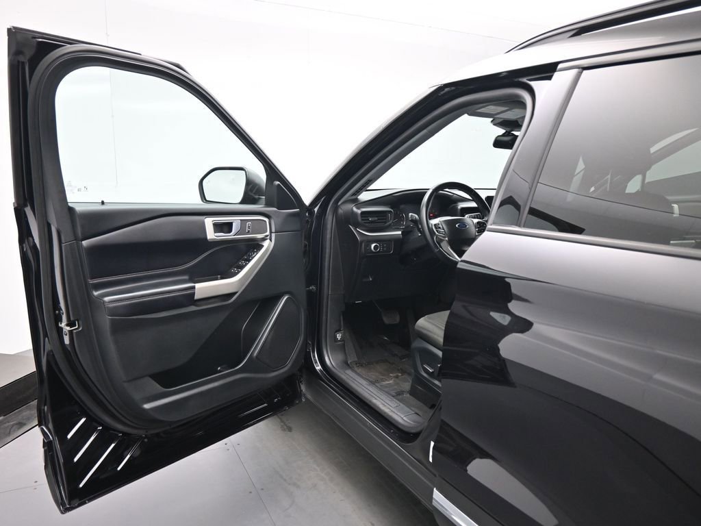 Certified 2022 Ford Explorer XLT image 9