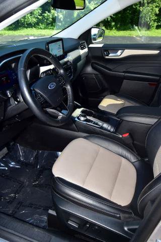 Certified 2022 Ford Escape Titanium w/ Titanium Elite Package FWD image 12