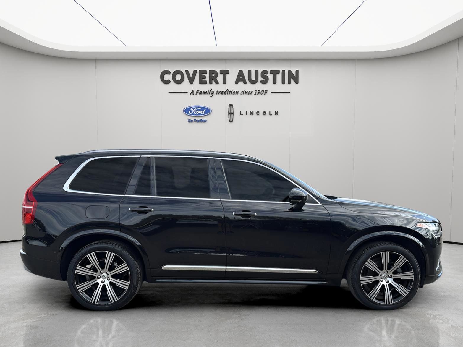 Used 2022 Volvo XC90 T6 Inscription w/ Lounge Package image 3