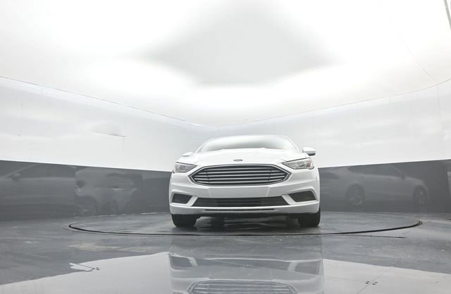 Certified 2018 Ford Fusion SE FWD image 33