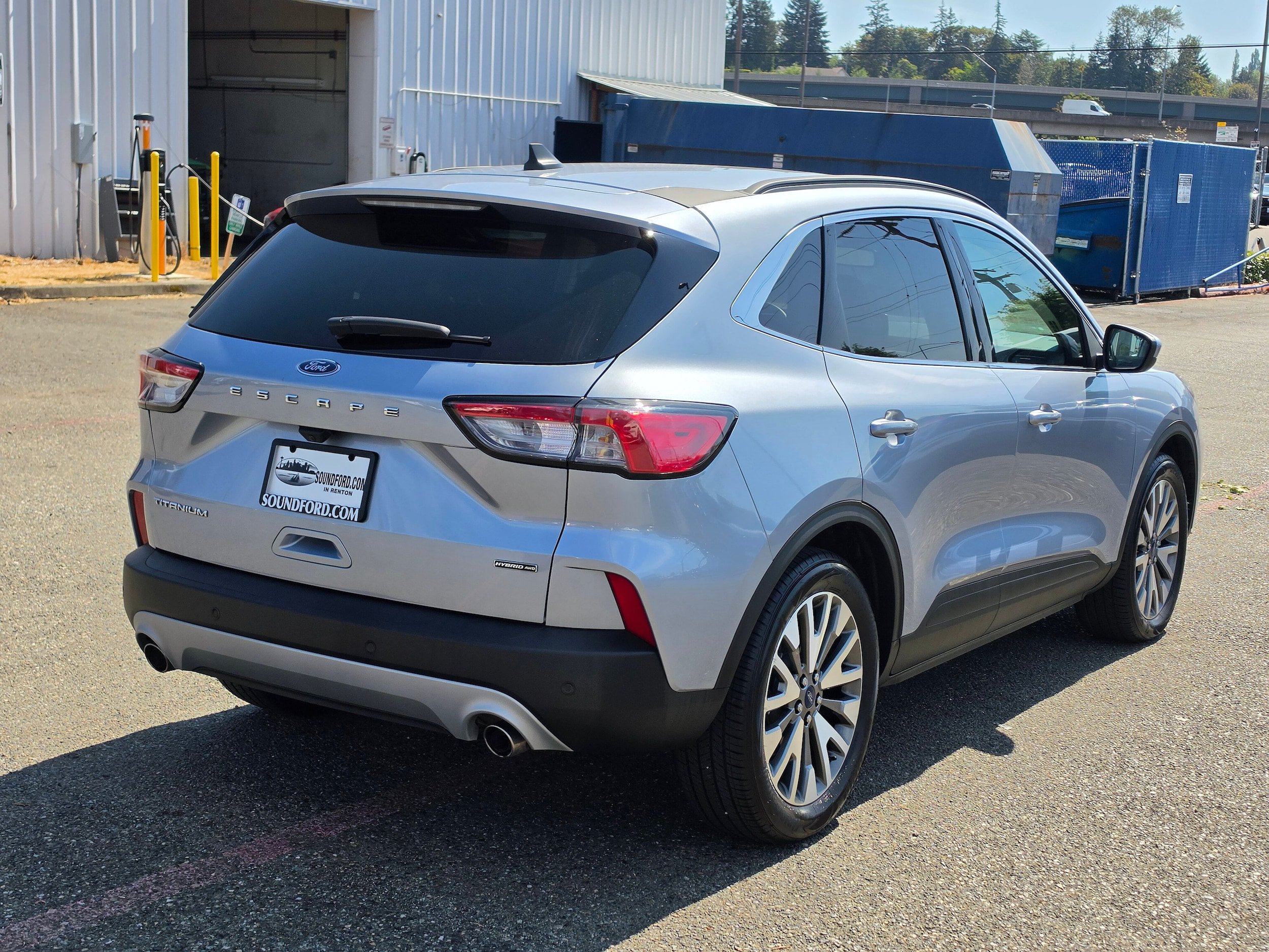 Certified 2022 Ford Escape Titanium AWD/4WD image 5