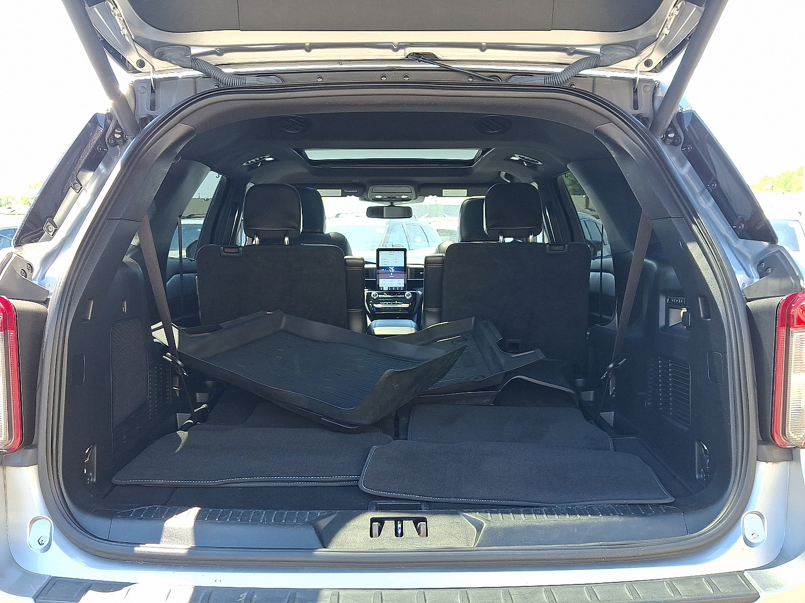 Certified 2022 Ford Explorer ST w/ Equipment Group 401A AWD/4WD image 28