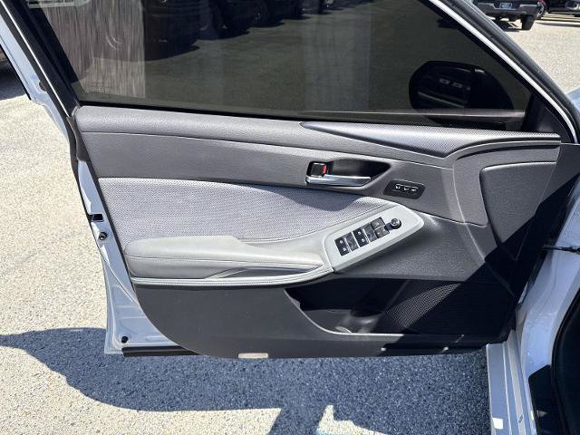 Used 2019 Toyota Avalon Touring w/ Advanced Safety Package FWD image 24