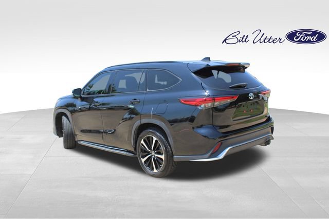Used 2022 Toyota Highlander XSE FWD image 7