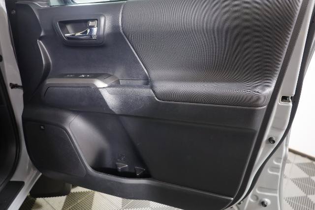 Used 2019 Toyota Tacoma TRD Sport AWD/4WD image 30