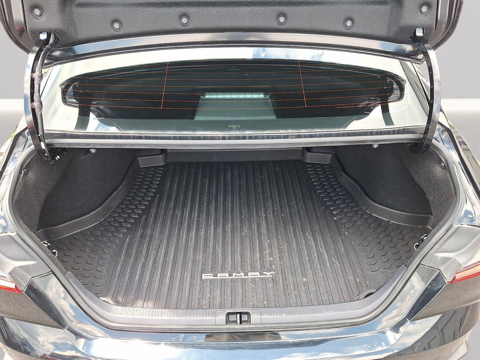 Used 2025 Toyota Camry SE FWD image 26