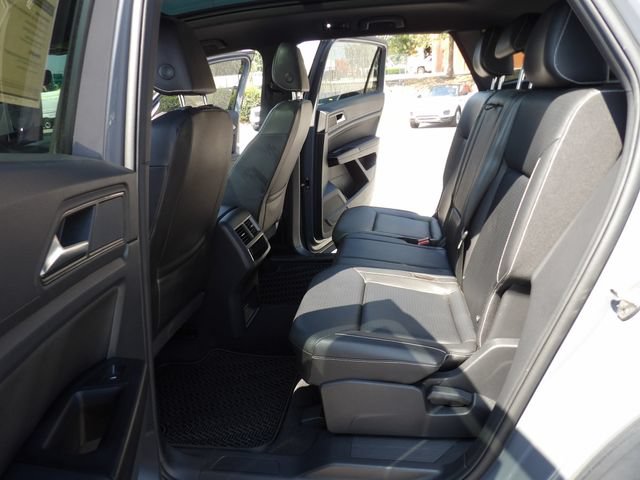 Used 2020 Volkswagen Atlas Cross Sport SE w/ Panoramic Sunroof Package FWD image 26