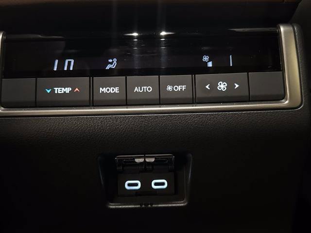 Used 2025 Lexus GX 550 w/ Cold Area Package AWD/4WD image 31