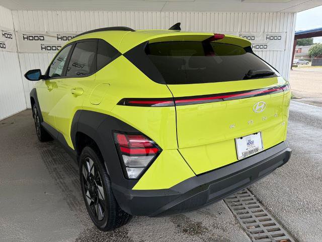 Used 2024 Hyundai Kona SEL AWD/4WD image 2