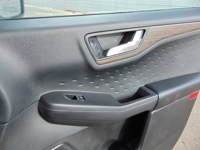 Certified 2020 Ford Escape Titanium AWD/4WD image 25