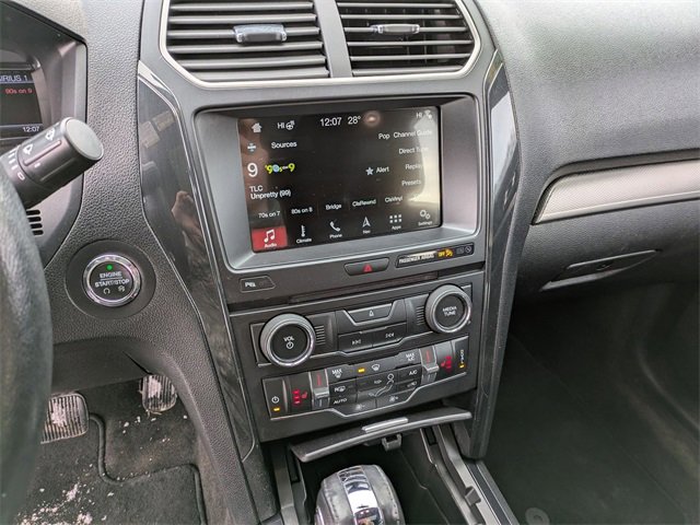 Certified 2018 Ford Explorer XLT w/ Equipment Group 202A image 11