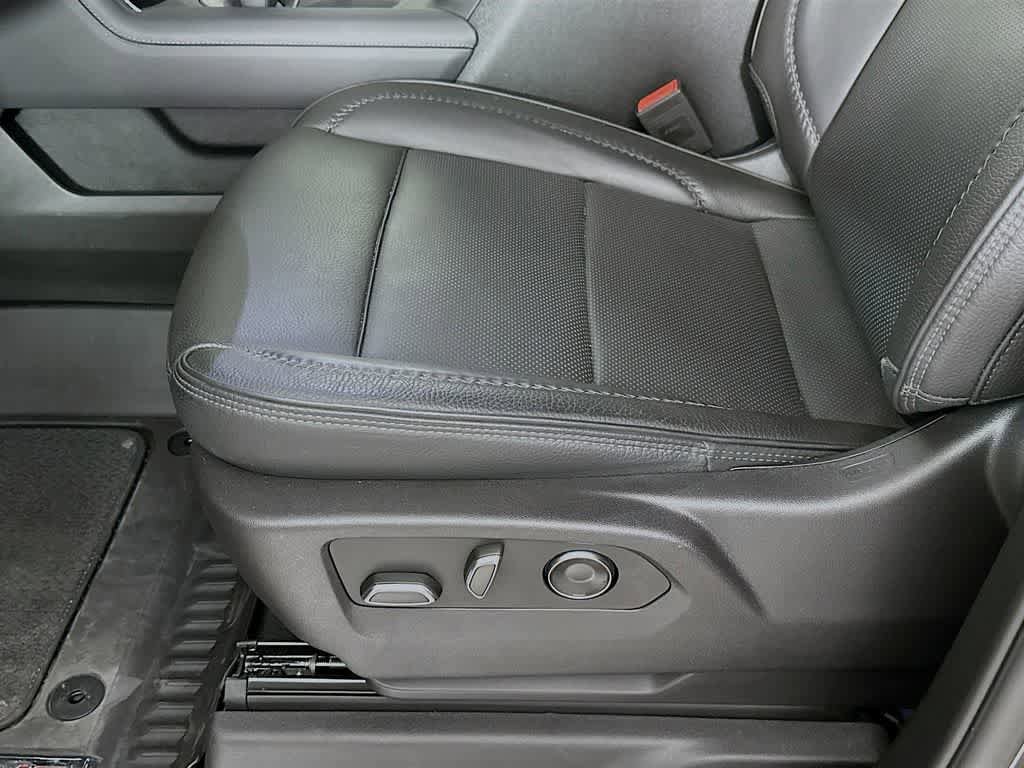 Used 2024 GMC Sierra 1500 Denali AWD/4WD image 32