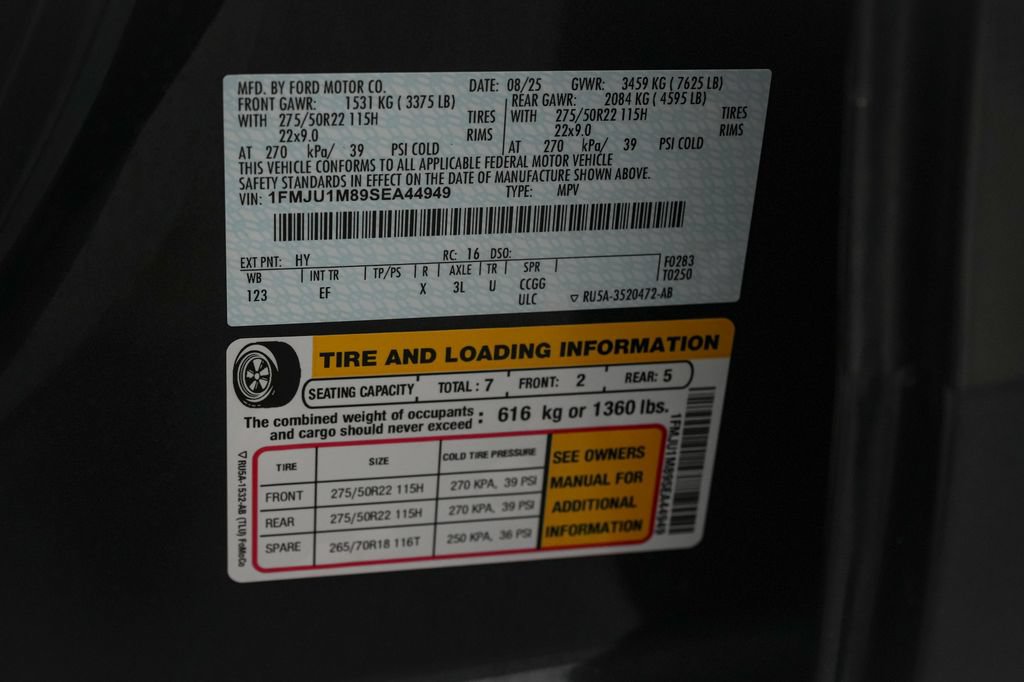 Certified 2025 Ford Expedition Platinum w/ Driver's Package AWD/4WD image 31