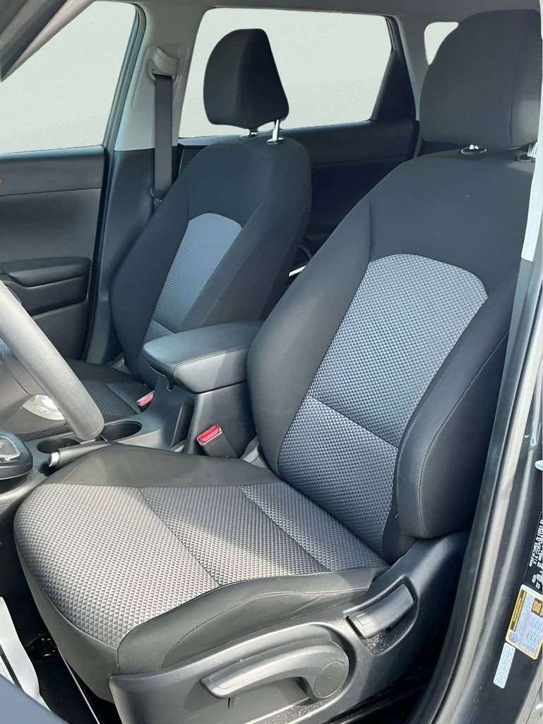 Used 2024 Kia Soul LX w/ Option Group 015 image 28