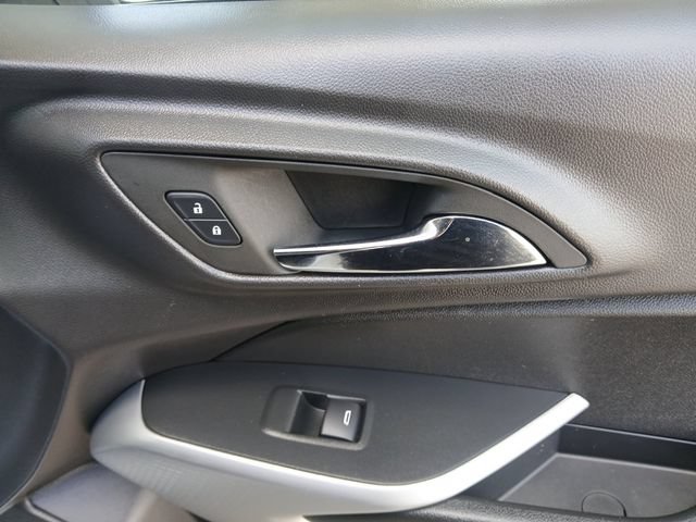 Used 2025 Chevrolet Trax LS w/ LS Convenience Package FWD image 16