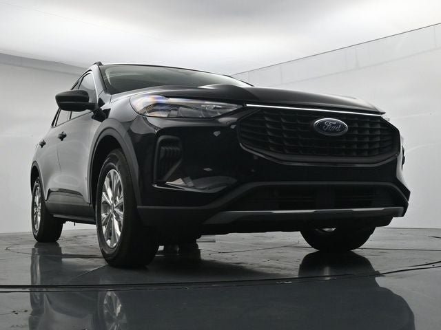 Certified 2023 Ford Escape Active AWD/4WD image 35
