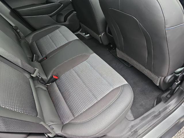 Used 2025 Chevrolet Trax LT w/ LT Convenience Package FWD image 11