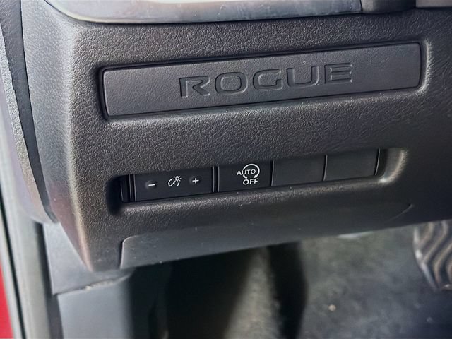 Used 2023 Nissan Rogue S AWD/4WD image 12